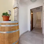 Casa Donati Lucia *